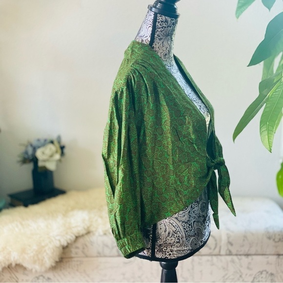 NWT ViX By Paula Hermany Namaste Mel Tie Crop Blouse in Green Multi, Size Large - Picture 4 of 10